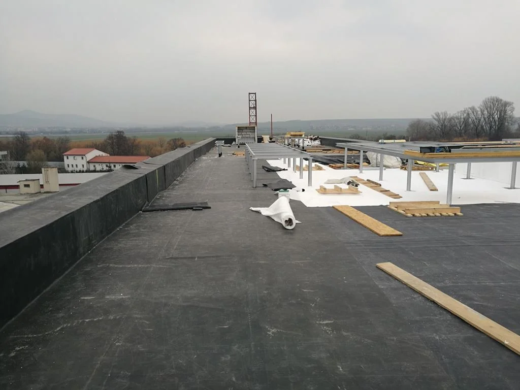 EPDM f�lia na ploch� strechu