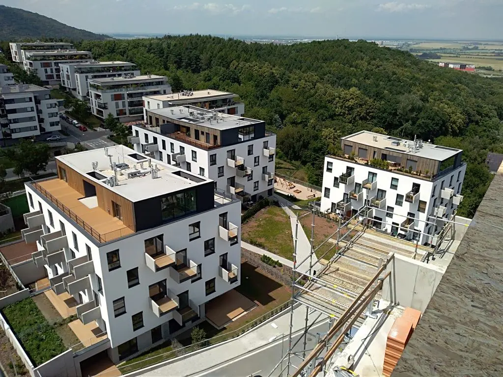 TPO/FPO f�lia na ploch� strechu