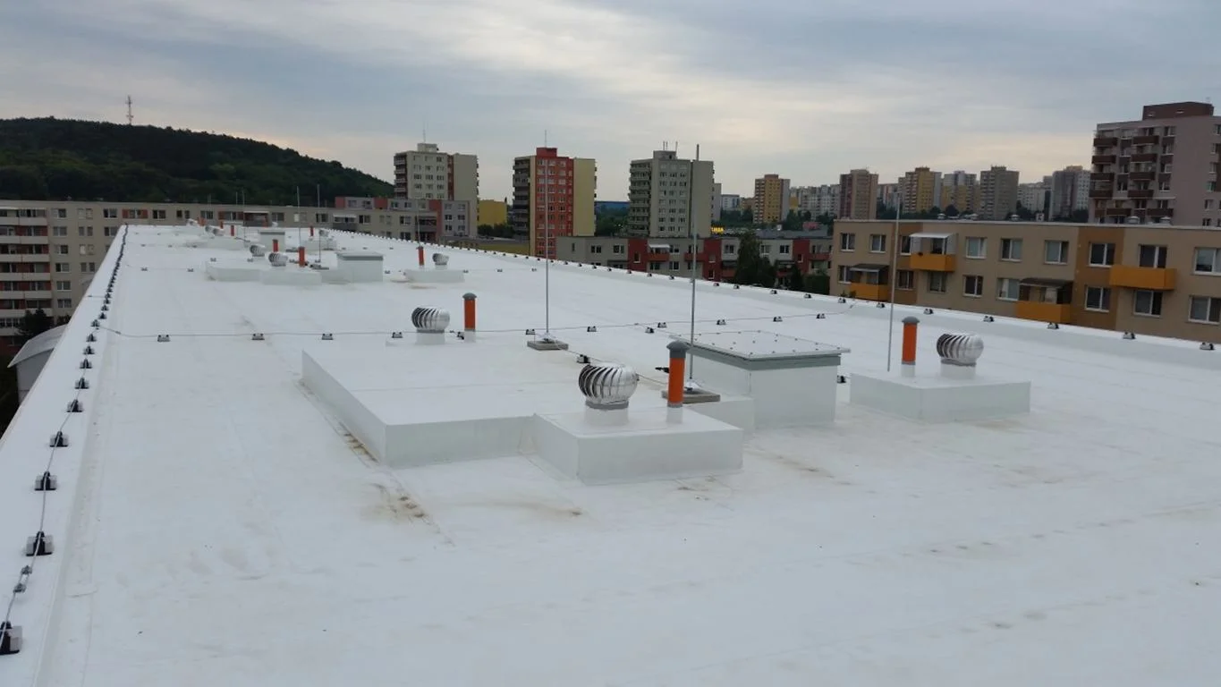 TPO/FPO f�lia na ploch� strechu